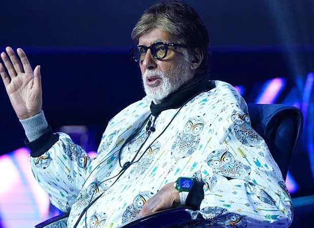 Amitabh Bachchan hosting Kaun Banega Crorepati Season 18 on the show's set