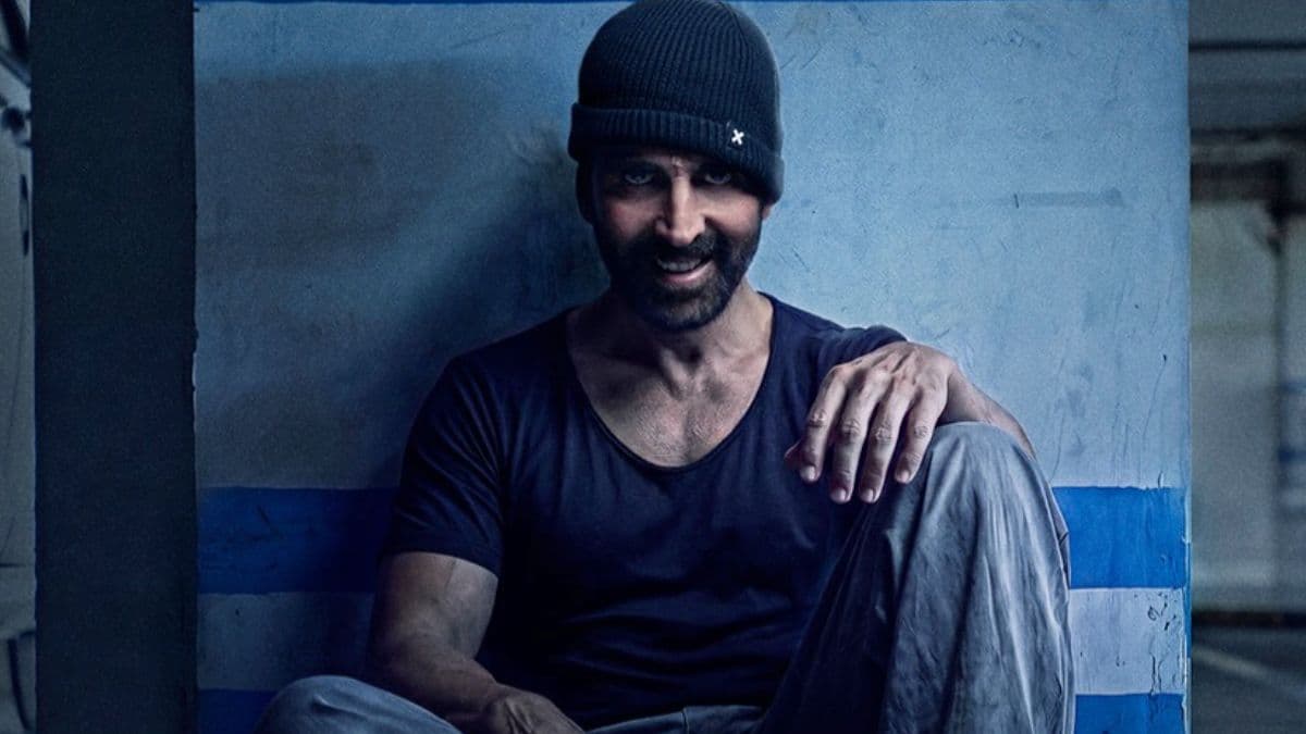 Saif Ali Khan and Akshay Kumar in a still from Priyadarshan's film Haiwaan