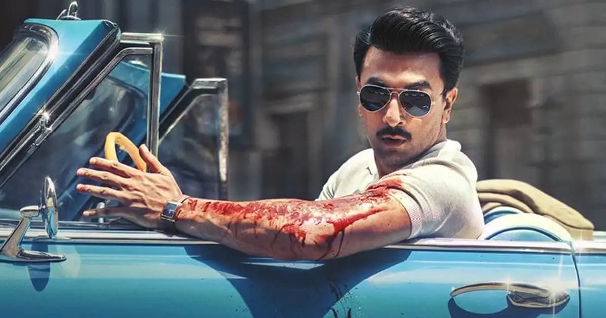 Poster of Love & War showing Ranbir Kapoor, Alia Bhatt and Vicky Kaushal in period costumes