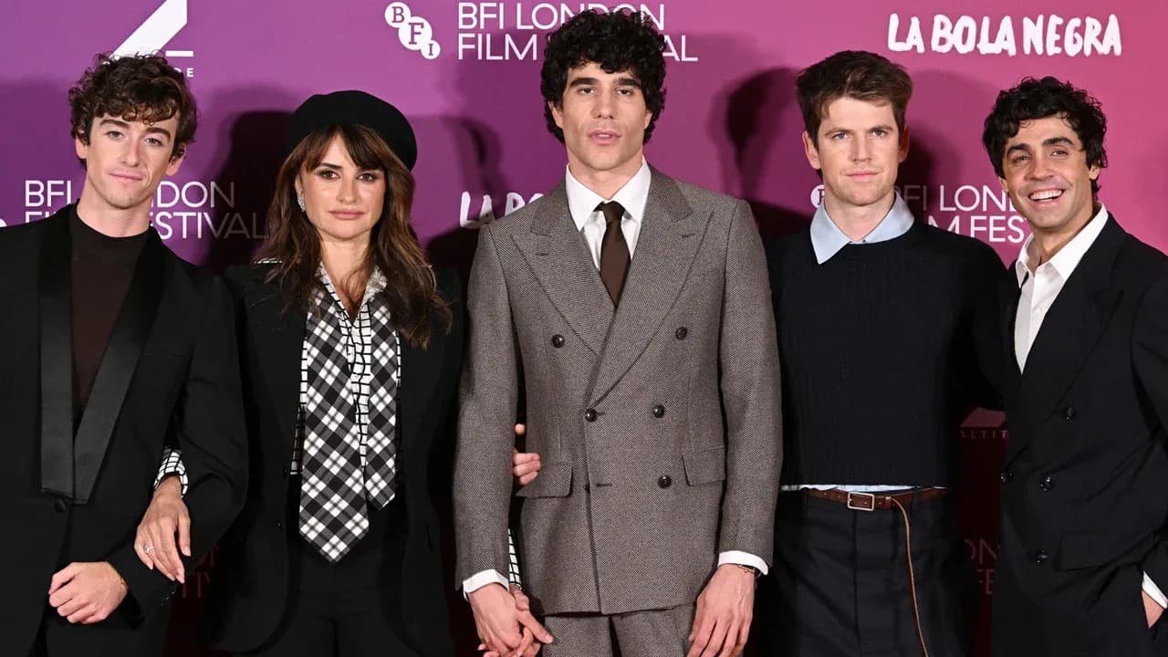Penelope Cruz in a black-and-white Ralph Lauren dress at the La Bola Negra premiere in London