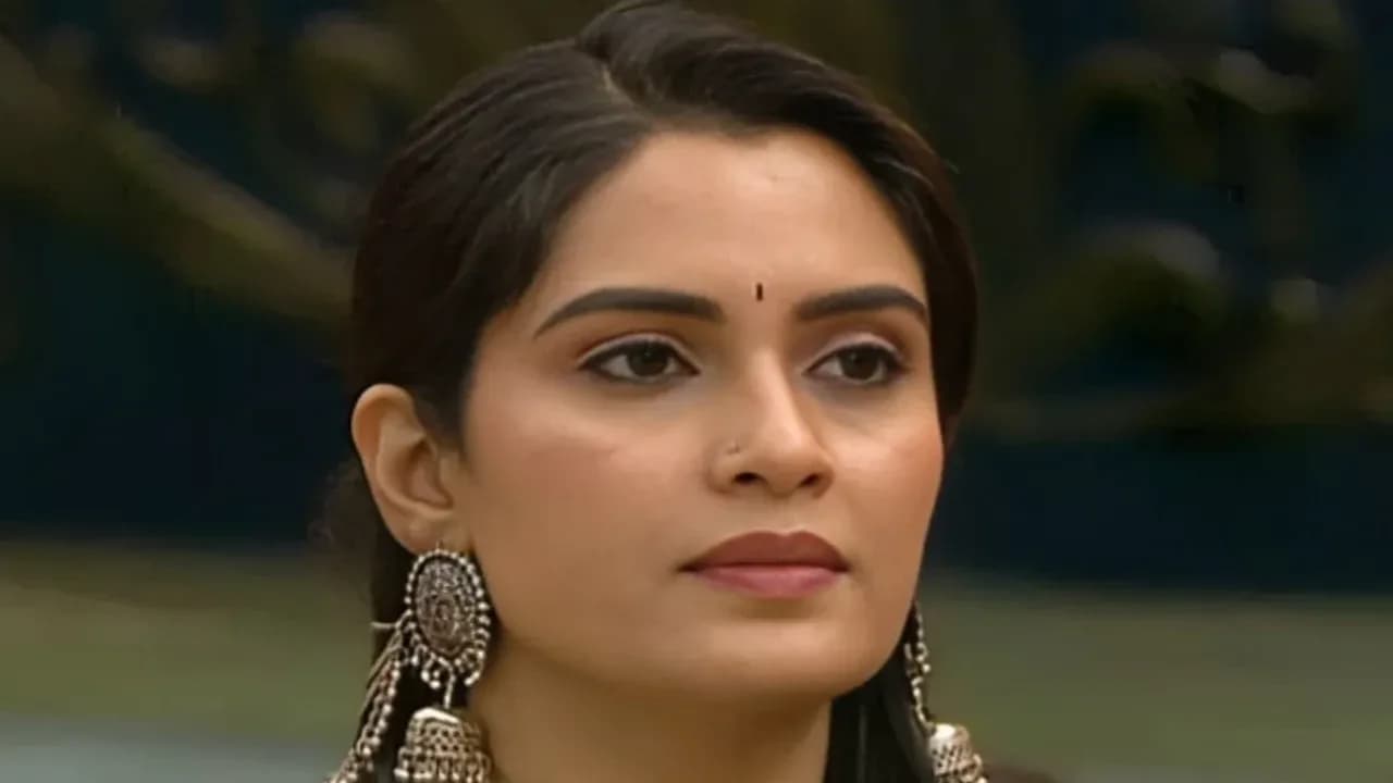 Sangeetha Bhat being carried from the Bigg Boss Kannada house