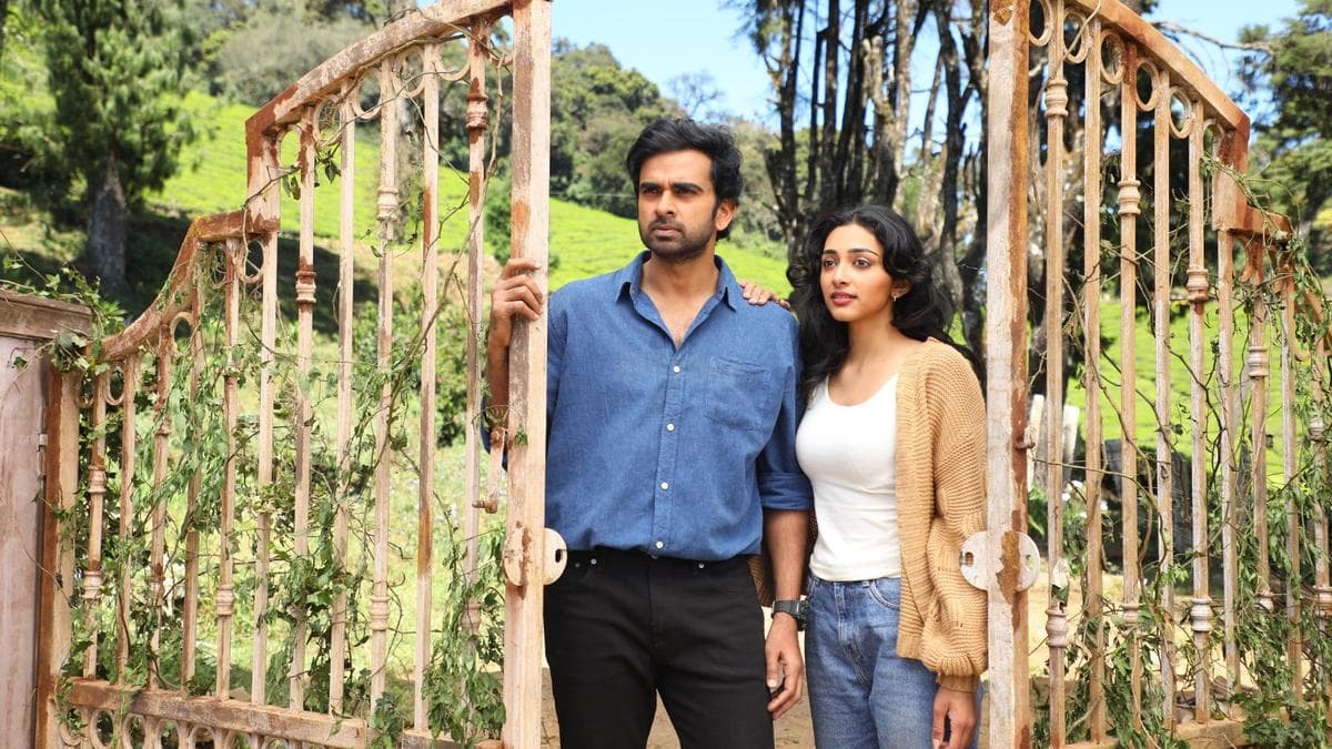 Ashok Selvan and Preity Mukhundhan in a still from 'Anbil Avan'