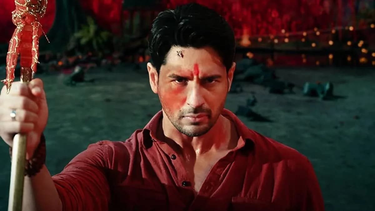 Poster of The Vvaan featuring Sidharth Malhotra and Tamannaah Bhatia against a fantasy backdrop
