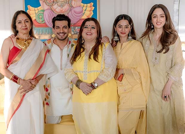 Sandeepa Dhar poses with Chumbak co-stars Arjun Bijlani, Neena Gupta, Helly Shah and Delnaaz Irani during Ganesh Chaturthi celebrations.