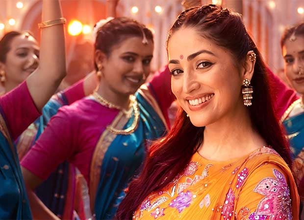 Yami Gautam performing the hook step in the ‘Bhabhi Tabaahi’ wedding sequence from Nayyi Navelli
