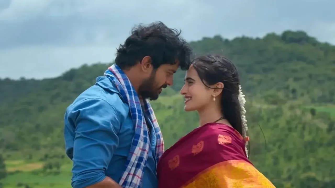 Poster or still from the Kannada film Premada Oorali featuring the lead cast