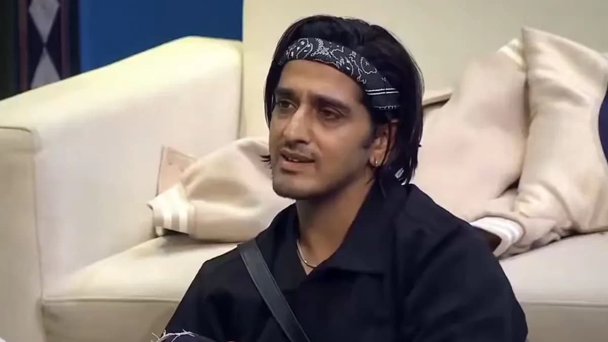 Qazi Touqeer speaking on Bigg Boss 20, looking reflective