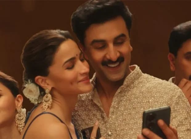 Alia Bhatt and Ranbir Kapoor posing for Myntra Big Fashion Festival campaign