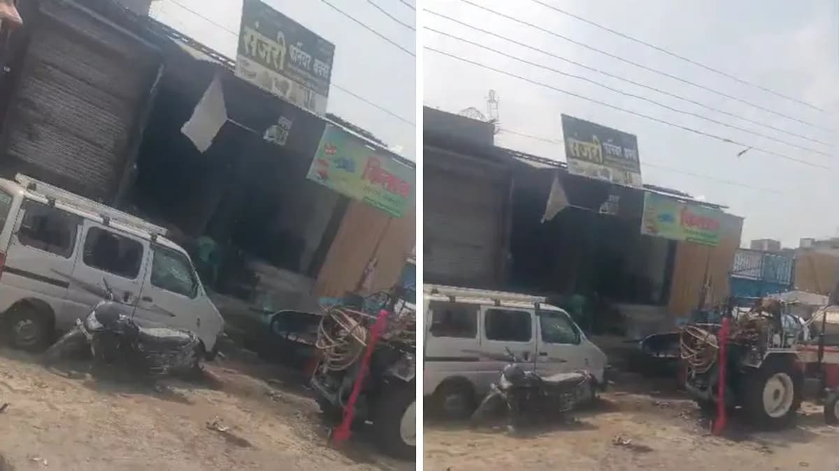 Scene of the explosion at a welding shop on Dhanki Road in Umarkhed taluka, Yavatmal district, with visible damage and onlookers gathered.