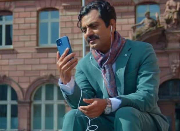 Nawazuddin Siddiqui and Chitrangada Satarupa in a still from Main Actor Nahin Hoon, now streaming on Amazon Prime Video.
